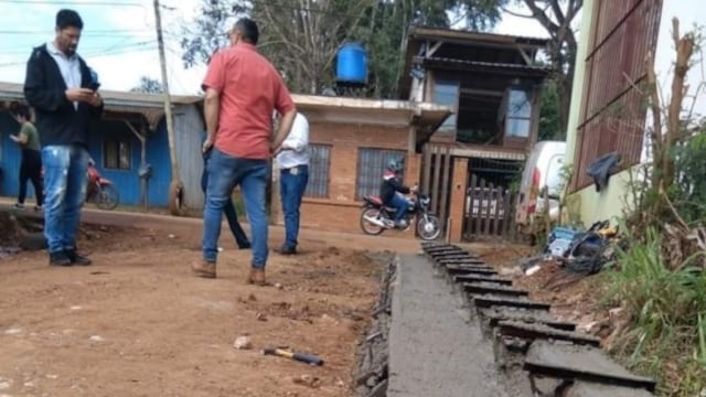 Continúan las obras viales en Puerto Iguazú.