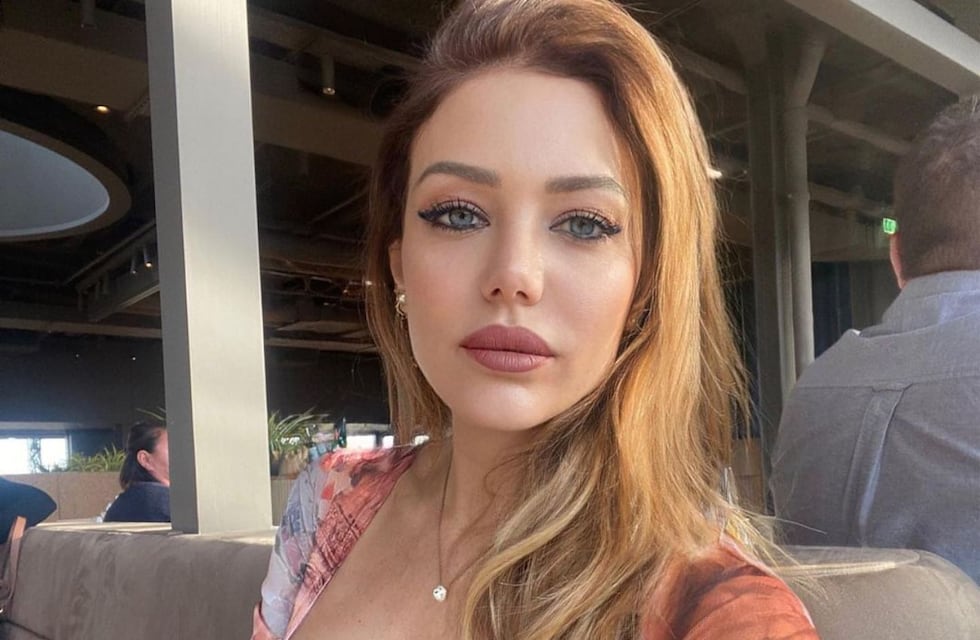 Evangelina Anderson deslumbró en las redes al posar con una microbikini negra y con el mate en mano: “Último día”
