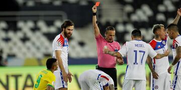 La expulsión de Gabriel Jesús (Foto: AP Photo)