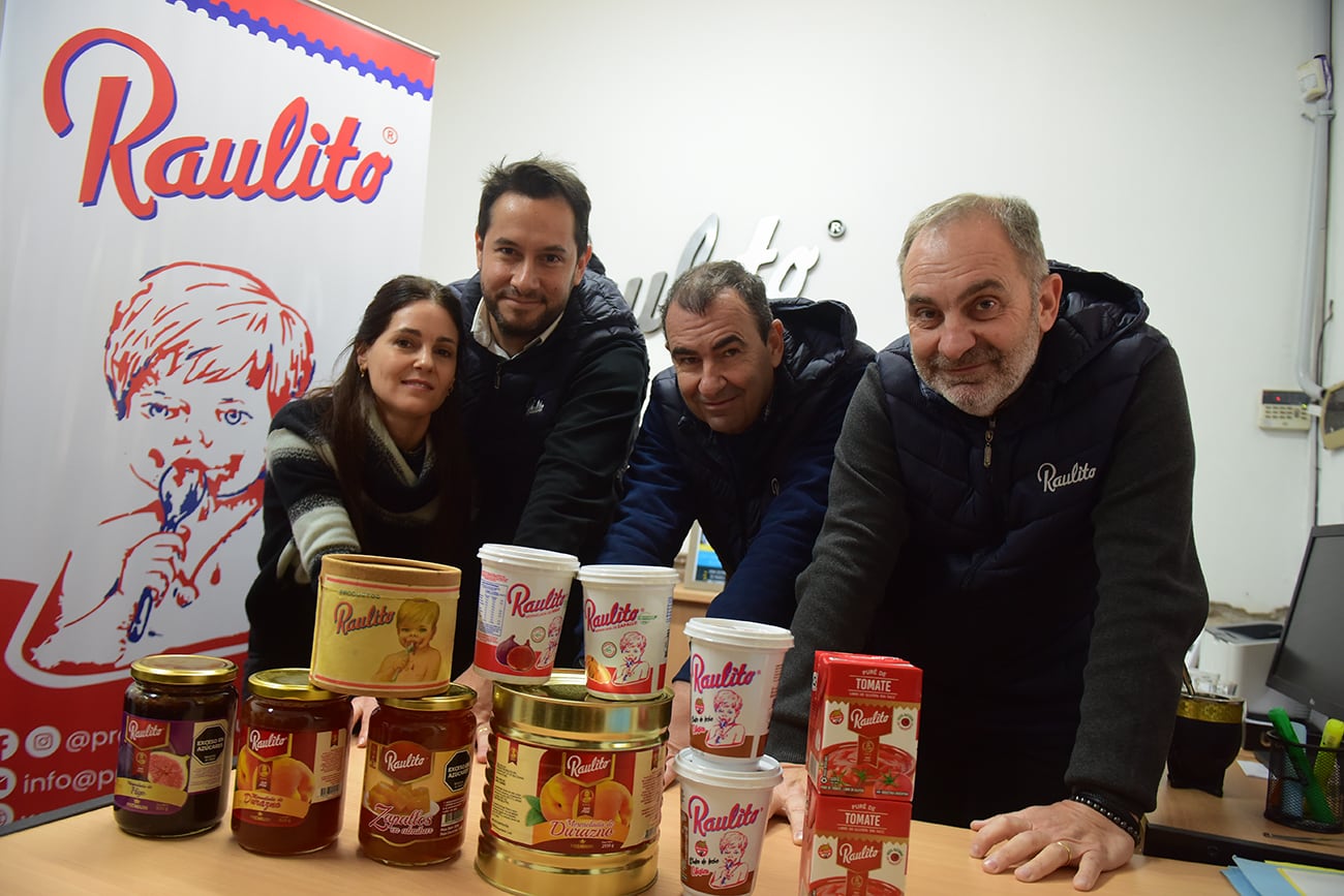 Cintia Carrara, Cristian Ulloque, Hernán Berardi y Marcelo Berardi. (José Gabriel Hernández / La Voz)