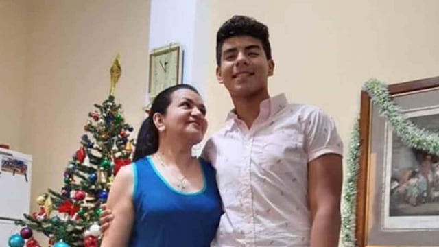Fernando Báez Sosa y su mamá