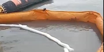 Oiltaking debió activar el protocolo por un derrame de petróleo en la Ría. El tercero en menos de un año.