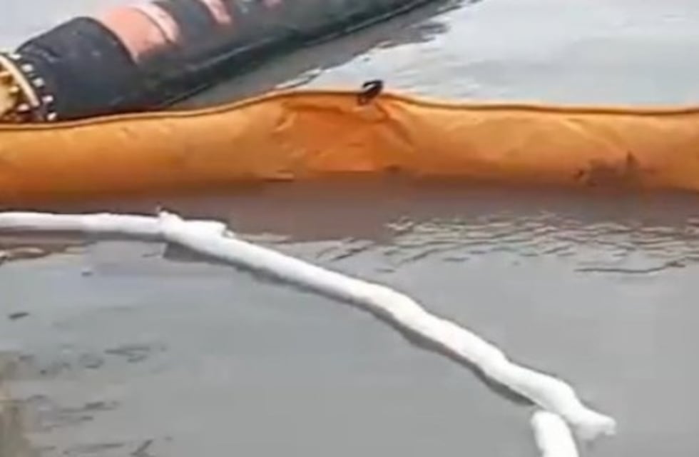 Nuevo derrame de petróleo en la ría durante una operación de Oiltanking