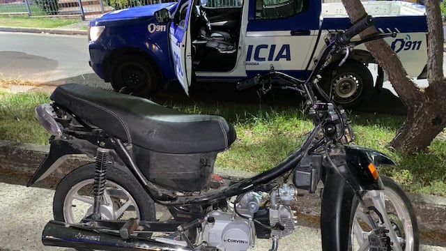 Detuvieron a un menor en Villa Carlos Paz que circulaba en una moto robada desde Estancia Vieja