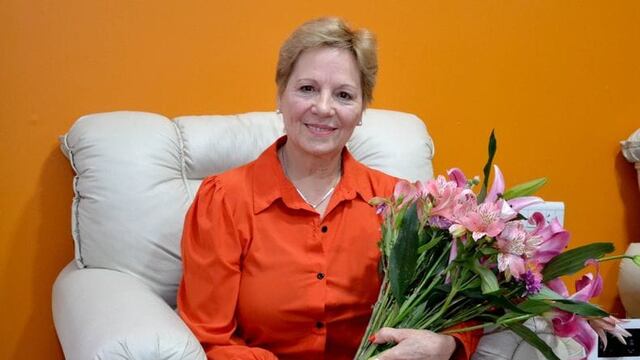 La historia de vida de Encarnación Linares, la nueva reina del Adulto Mayor de San Juan.