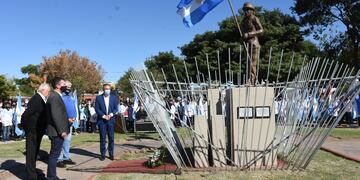 Acto oficial por los 40 años del inicio de la Guerra de Malvinas en la plaza del Soldado, en Rafaela