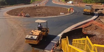 Ejecutan tareas para finalizar la obra sobre la rotonda de Eldorado.
