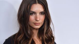 Desde California, Emily Ratajkowski demuestra que por qué es la reina del microbikini