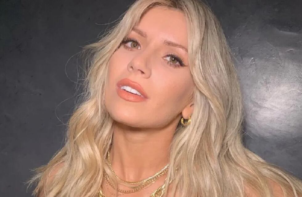 Body nude con encaje y labios rojos: Laurita Fernández volvió a sorprender a sus seguidores