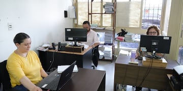 Personal de la oficina de Gestión Judicial del MPA Jujuy, en plena tarea.