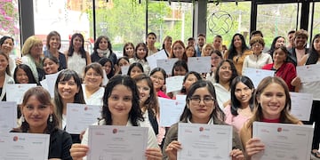 Fundación Pescar ofrece un programa para reducir la brecha de género en tecnología.