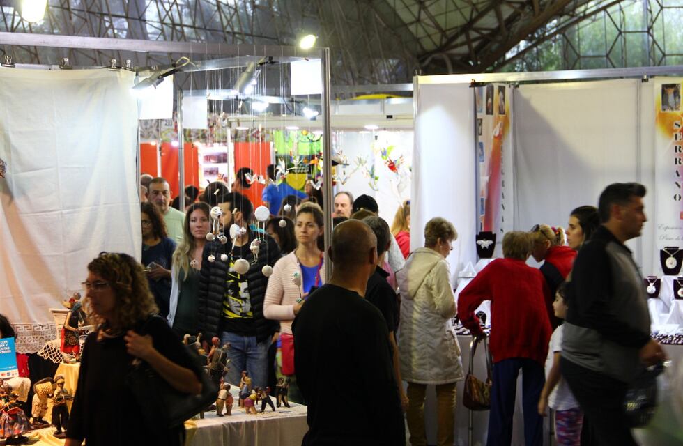 Feria de Emprendedores Artesanales en Juan E. Barra