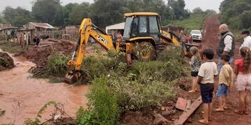 Varias familias afectadas tras el desborde de un arroyo en Oberá.