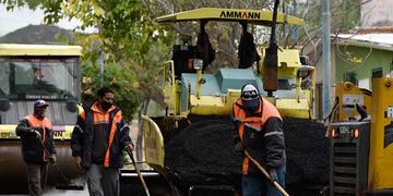 La Municipalidad de Godoy Cruz inició los trabajos de pavimentación de varias calles del barrio La Estanzuela. Gentileza MGC