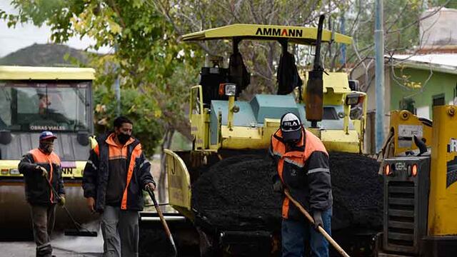 La Municipalidad de Godoy Cruz inició los trabajos de pavimentación de varias calles del barrio La Estanzuela. Gentileza MGC
