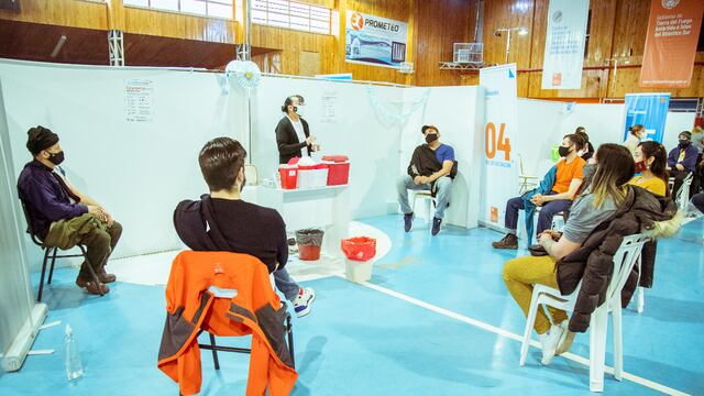 Estará destinada a mayores de 18 años que aún no hayan recibido la primera dosis o que deban completar esquema con la segunda dosis.