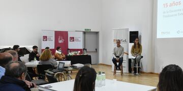 Presentación del informe sobre 15 años de encuestas a estudiantes que terminan el secundario y su intención de seguir estudiando