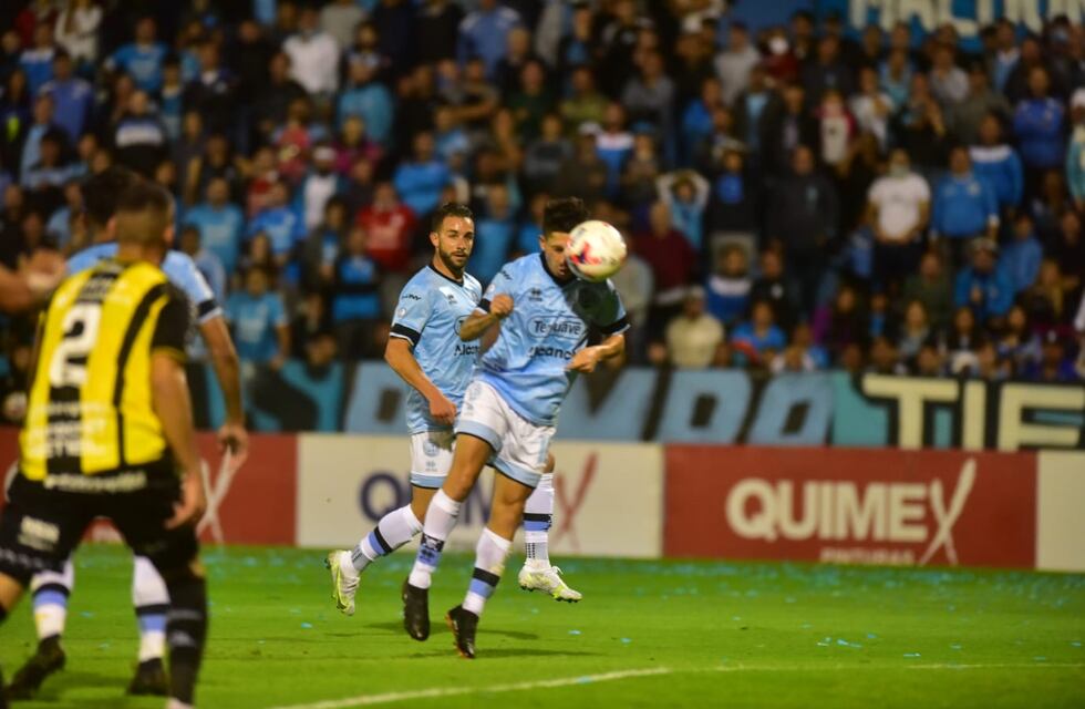 Cambiaron los roles y victoria de Belgrano: centro de Vegetti y gol de Miño
