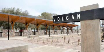 El tren turístico -eléctrico y recargable con energía solar-, recorrerá el tramo que va desde Volcán hasta Tilcara en una primera etapa y, con posterioridad, alcanzará las localidades de Huacalera y Humahuaca.