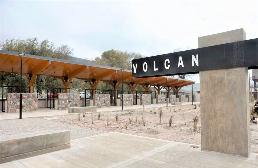 Cuenta regresiva para el primer tren turístico solar del mundo, en Jujuy