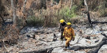 Realizan colecta para colaborar con Bomberos Voluntarios de 9 de Julio.