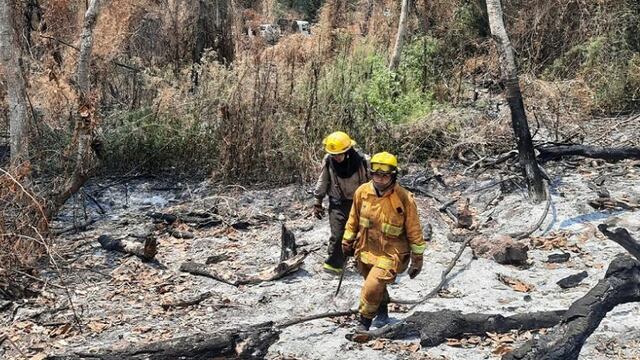 Realizan colecta para colaborar con Bomberos Voluntarios de 9 de Julio.