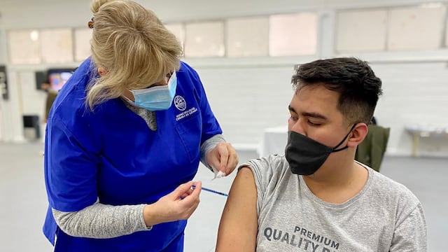 El Ministerio de Salud informó que ya se aplicaron 3.556.675 vacunas en todo el distrito.