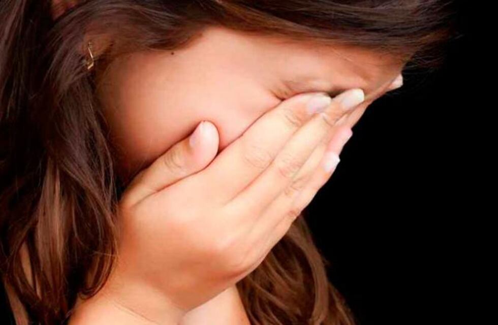 Fue condenado por manosear a la hija de su pareja pero no irá preso