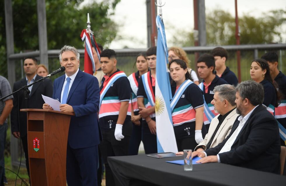 Llaryora: “Cuando mejore la situación, le mejoraremos los salarios a todos los docentes cordobeses”