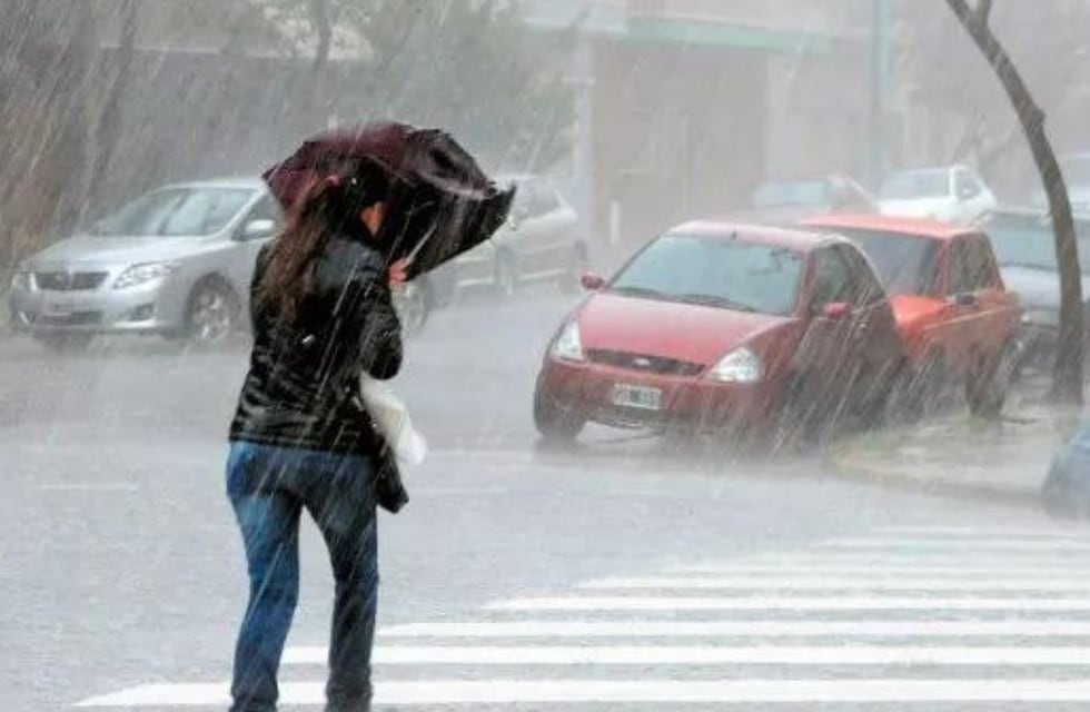 Llegó Santa Rosa: alerta amarilla por fuertes lluvias en el AMBA
