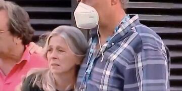 Sergio Berni con la madre de Úrsula Bahillo