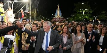 El gobernador destacó la importancia de que los funcionarios trabajen en conjunto con la gente.