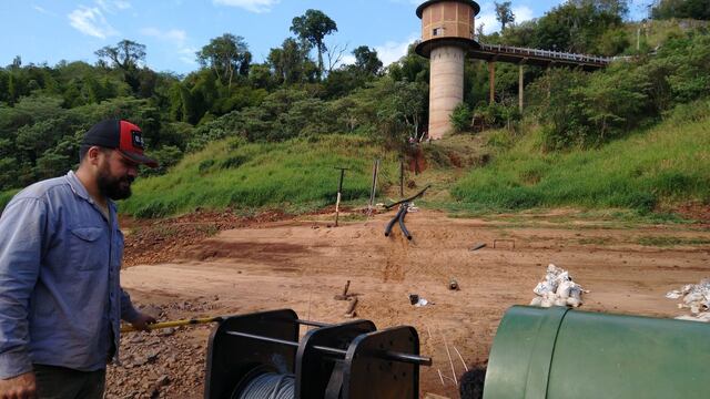 Arriban a Puerto Iguazú nueva cañería para modificar el sistema de captación de agua