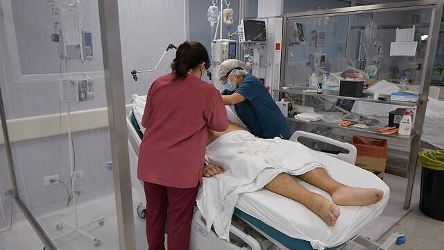 El informe semanal del ministerio de Salud informó que desde que comenzó la pandemia en Mendoza hubo  121.388 casos confirmados de Covid-19. Orlando Pelichotti/Los Andes