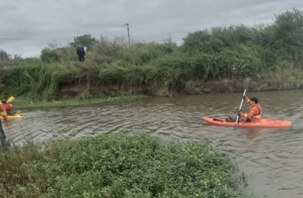 Encontraron un hombre muerto en una laguna de Córdoba: lo que se sabe del caso