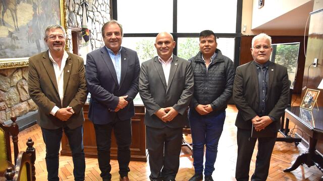 El vicegobernador Bernis destacó el interés del cónsul Víctor Benítez en "trabajar sobre intereses comunes y fortalecer los lazos comerciales y culturales entre nuestra provincia y el país hermano".