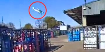 La aeronave cayó en el medio de la planta del barrio Godoy.