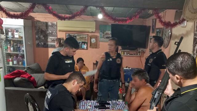 Una banda de delincuentes vendía y alquilaba armas por WhatsApp en Córdoba.