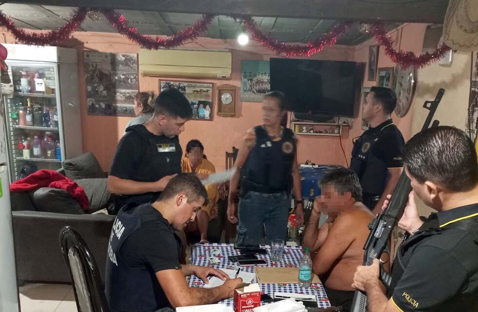 Alquilaban y vendían armas por WhatsApp: cómo funcionaba la banda que operaba en Córdoba