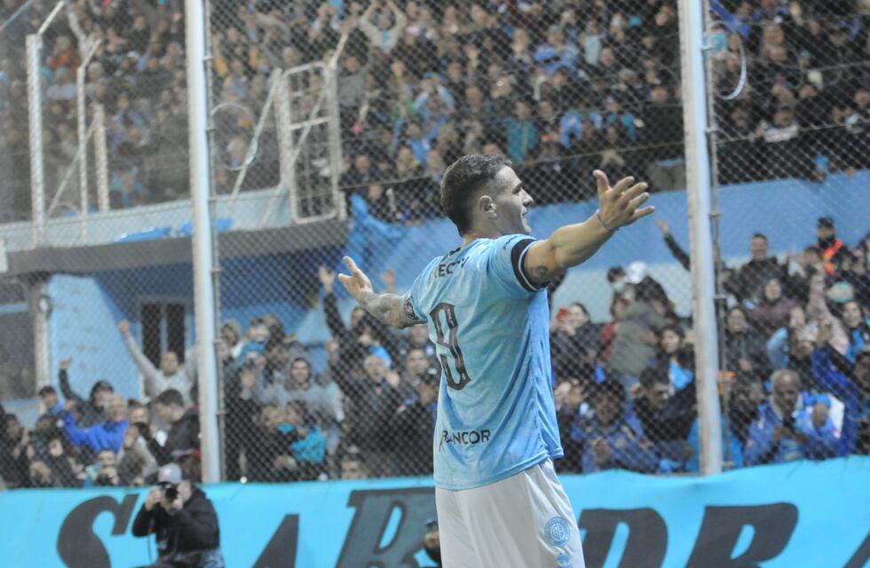 La noche perfecta de Belgrano, con Pablo Vegetti goleador del torneo