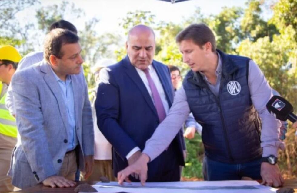 El gobernador Ahuad recorrió junto a Manzur obras en Puerto Iguazú