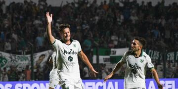 A Lucas Melano se le abrió el arco en Sarmiento, en su regreso a Primera. Viene contra Belgrano... (Prensa Sarmiento)