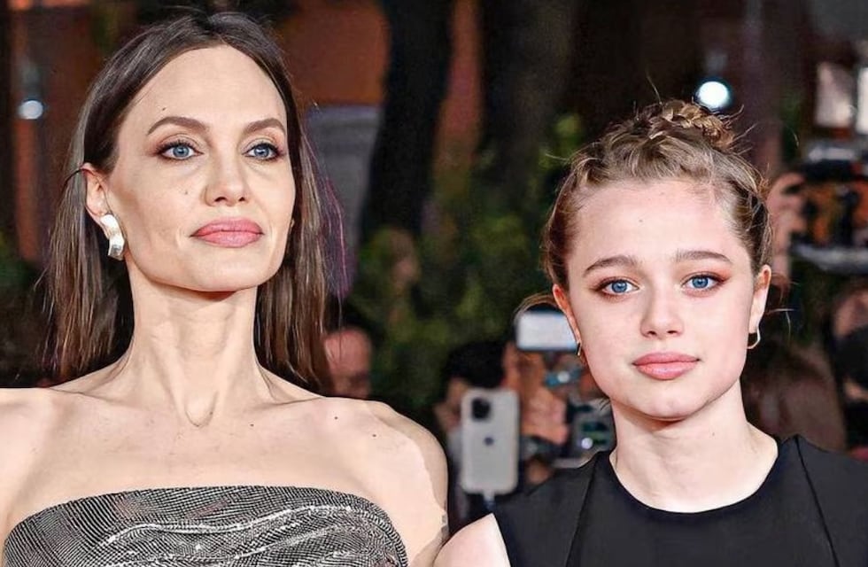 Shiloh Jolie Pitt, la hija de Angelina Jolie y Brad Pitt, sorprendió con su look de minifalda y remera oversized