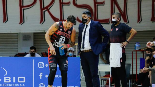 Nicolás Romano bajó la cabeza y se disculpó por el tumultuoso final en Instituto-Quimsa. (Leandro Gómez / Prensa Instituto)