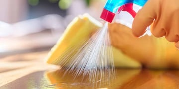 El truco definitivo para hacer productos de limpieza caseros y económicos: el paso a paso