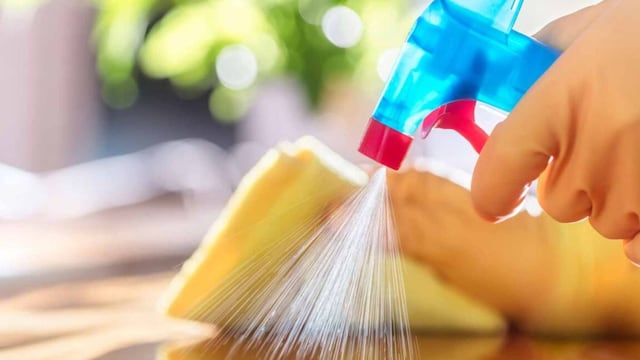 El truco definitivo para hacer productos de limpieza caseros y económicos: el paso a paso