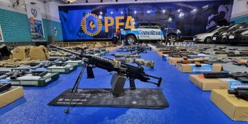 Golpe multimillonario al tráfico de armas réplica.