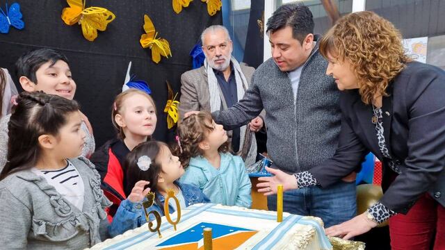 El Municipio participó de los festejos por el 50° aniversario de la Escuela Rural de Lago Escondido