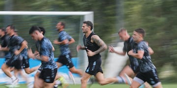 Belgrano apura el paso para el debut del domingo ante Racing Club, con Pablo Vegetti como referente de área (Prensa Belgrano).