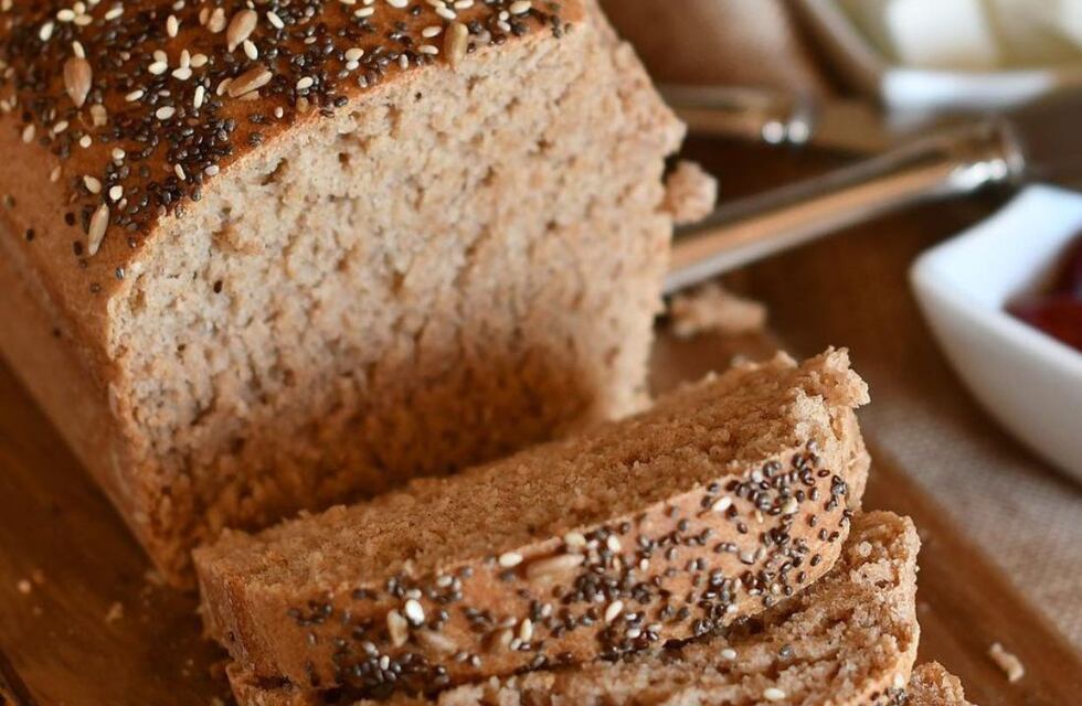 Cómo hacer pan integral con solo 6 ingredientes: la receta definitiva para dejar de comprarlo en el super